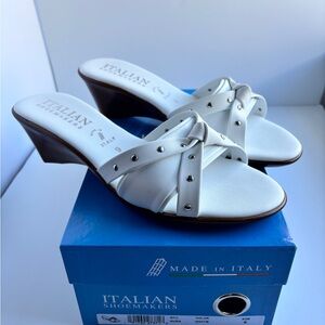 NIB Italian Shoemakers Avra Women’s White Wedge Sandals - Size 9